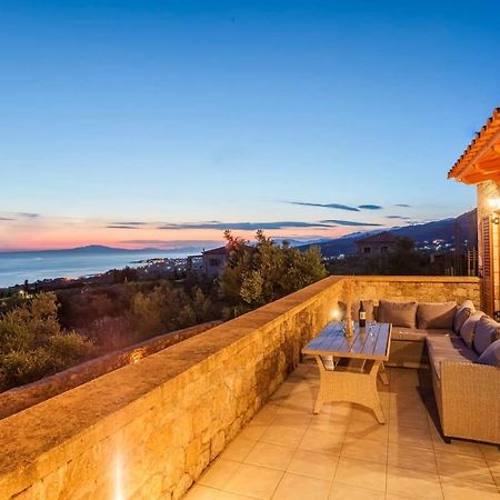 Mani Panoramic Seaviews - Luxury Summer Haven Lévktron エクステリア 写真
