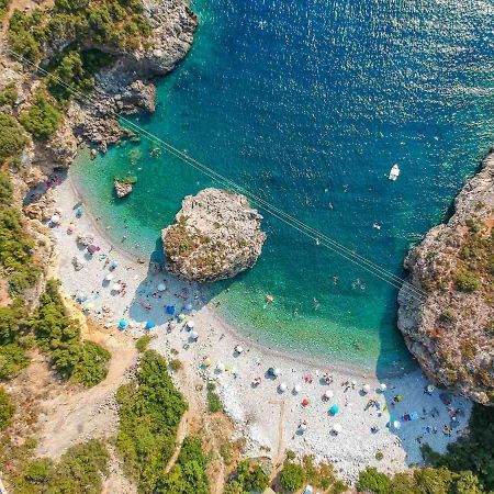Mani Panoramic Seaviews - Luxury Summer Haven Lévktron エクステリア 写真