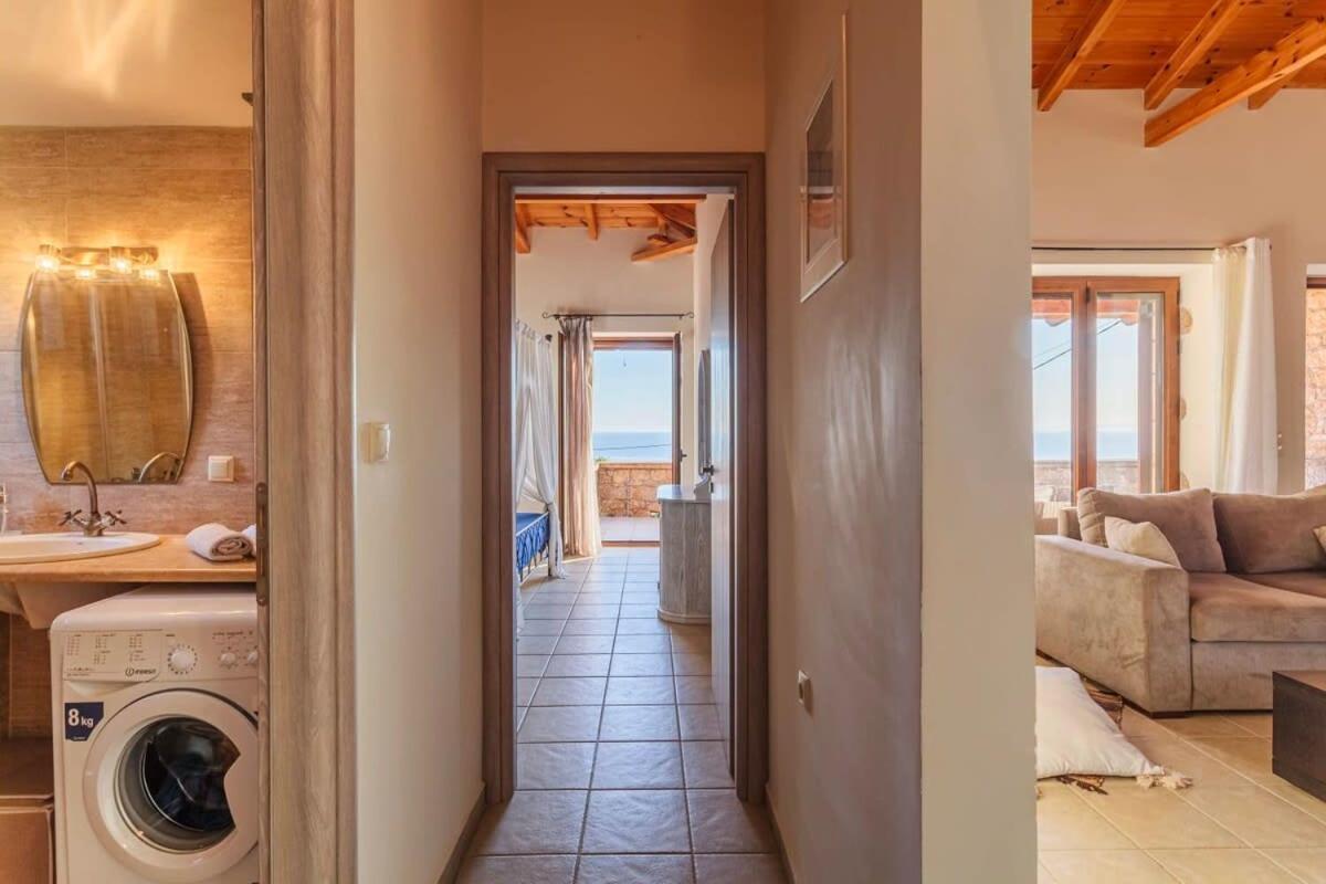 Mani Panoramic Seaviews - Luxury Summer Haven Lévktron エクステリア 写真