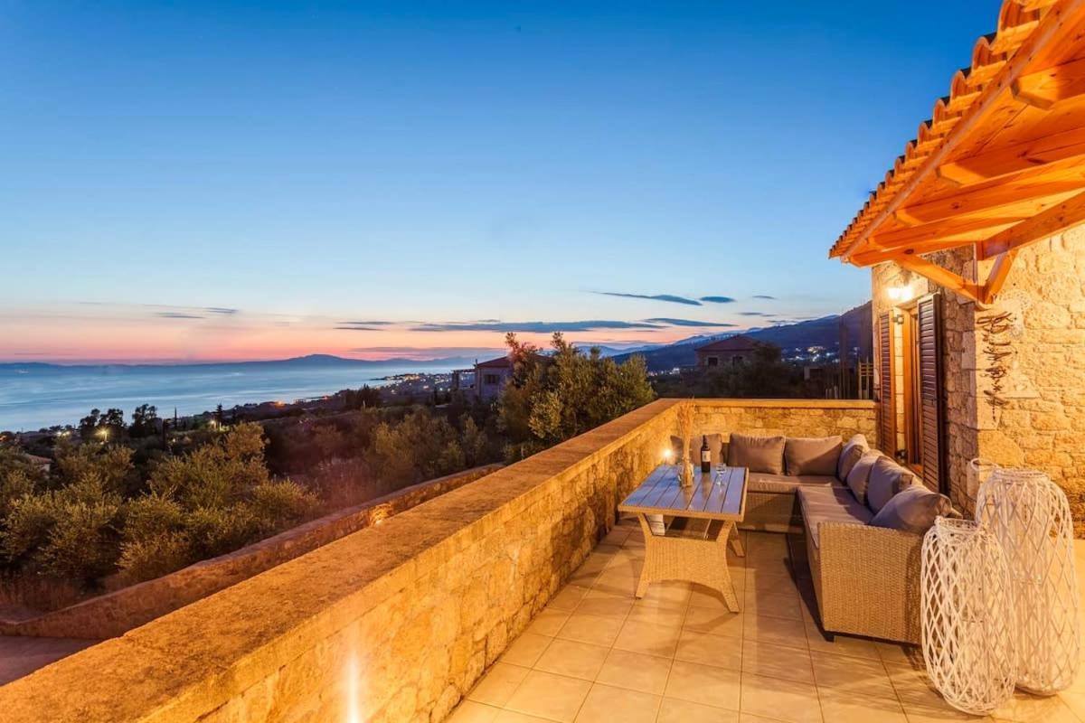 Mani Panoramic Seaviews - Luxury Summer Haven Lévktron エクステリア 写真