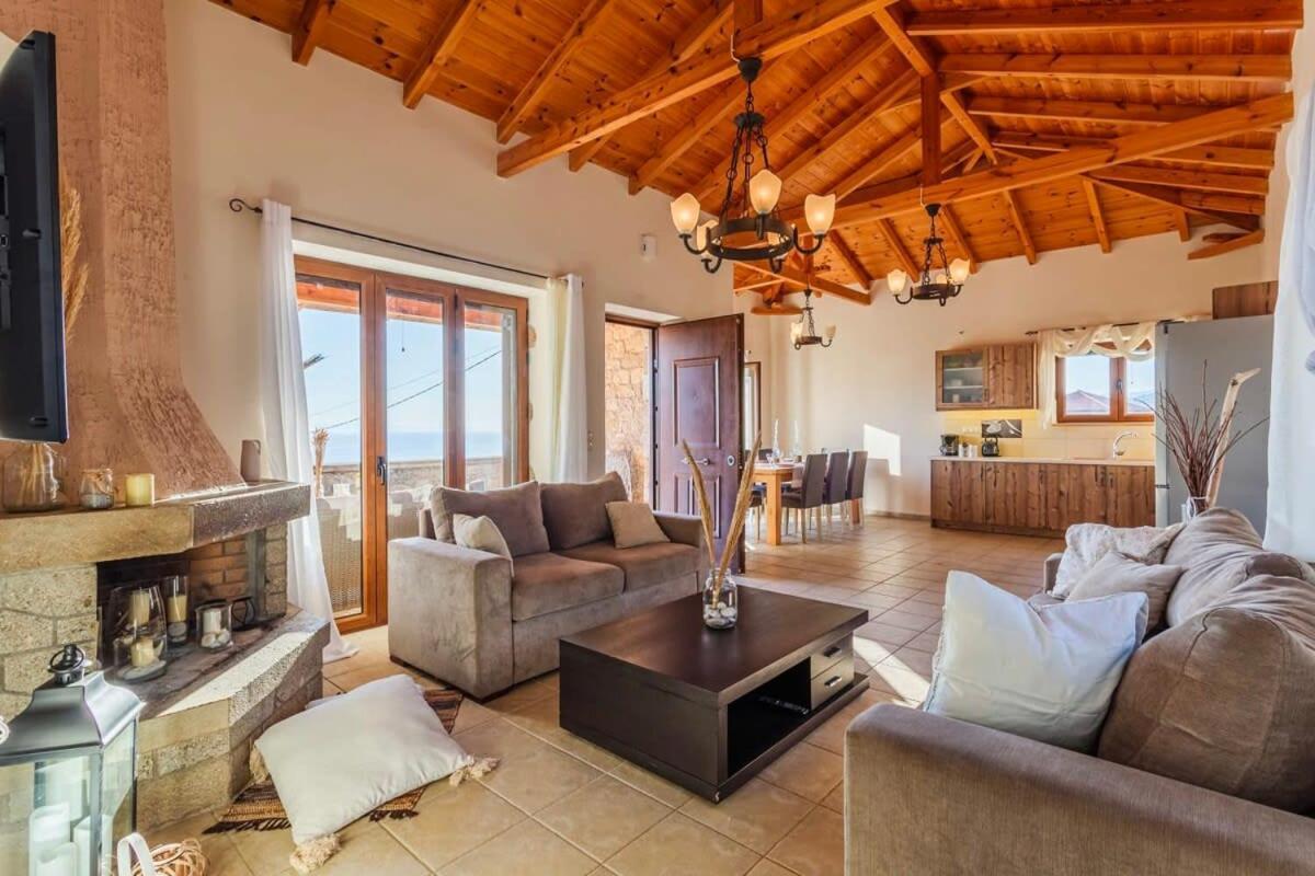 Mani Panoramic Seaviews - Luxury Summer Haven Lévktron エクステリア 写真